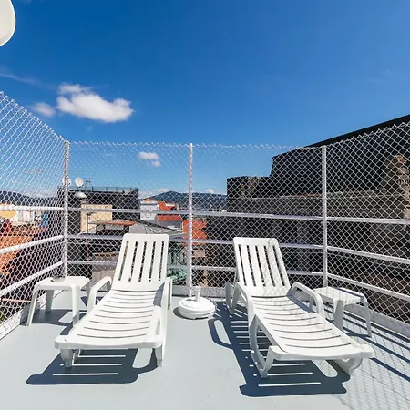 Ático Dúplex con Terrazas Privadas Vigo Centro 2 hab ツ by Rias Baixas Rentals Apartamento *